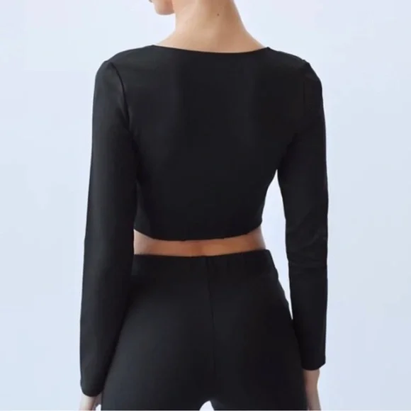 Sunday Best Maverick Sweater - Picture 2 of 3